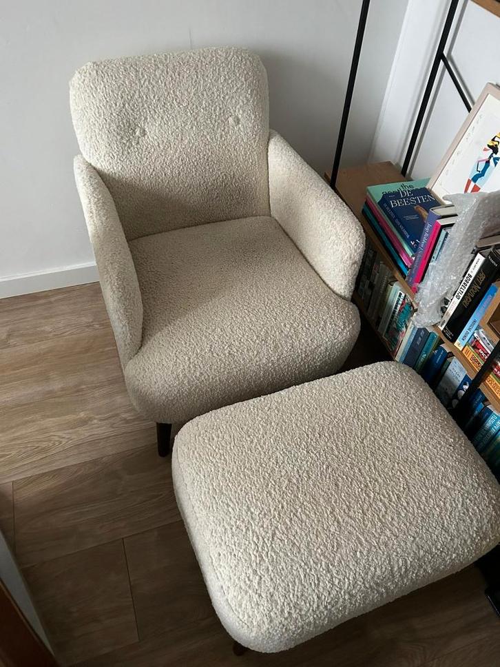 Teddy fauteuil met voetensteun van Made. com, Huis en Inrichting, Fauteuils, Gebruikt, Hout, Stof, 50 tot 75 cm, 75 tot 100 cm