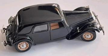 Klassiek model Citroën  1:24 Burago beschikbaar voor biedingen