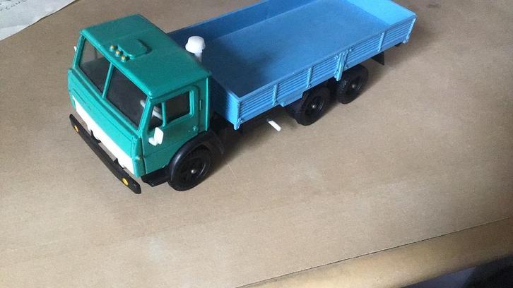 KAMAZ TRUCK VASTE BAK KANTELCABINE USSSR BIJZONDER DUS, Hobby en Vrije tijd, Modelauto's | 1:50, Nieuw, Bus of Vrachtwagen, Overige merken