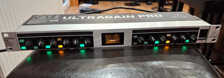 Behringer Ultragain Pro MIC2200 Preamplifier, Muziek en Instrumenten, Synthesizers, Gebruikt, Overige aantallen, Overige merken