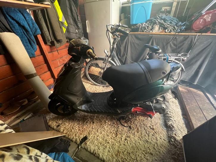 Zip 70cc, Fietsen en Brommers, Scooters | Piaggio, Zo goed als nieuw, Zip, Maximaal 45 km/u, Tweetakt, Ophalen