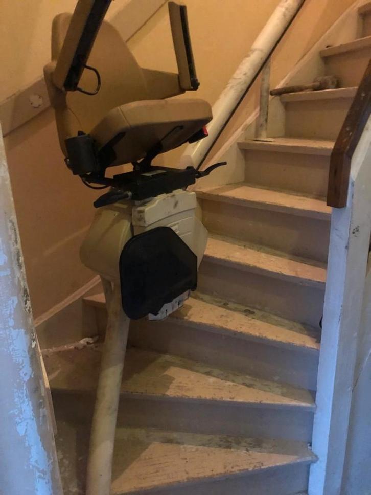 2 x traplift, Diversen, Trapliften, Gebruikt, Met bocht, Ophalen