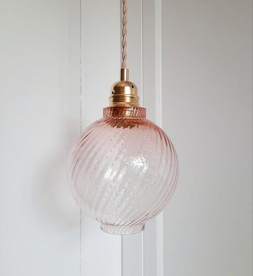 Vintage roze hanglamp / hanglampje swirl glas, Huis en Inrichting, Lampen | Hanglampen, Zo goed als nieuw, 75 cm of meer, Glas