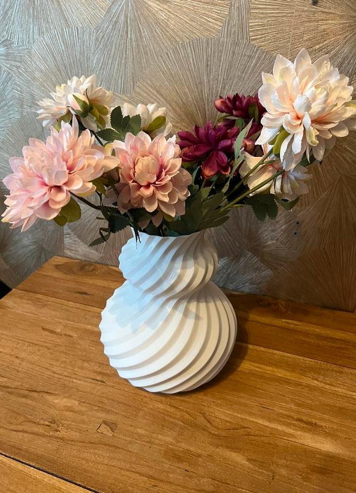 Vaas met wave, Huis en Inrichting, Woonaccessoires | Vazen, Nieuw, Wit, Minder dan 50 cm, Kunststof, Ophalen of Verzenden