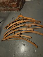 Brocante houten kledinghangers met en zonder opdruk, Ophalen of Verzenden, Hout, Volwassenen
