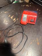Milwaukee M18/M12 Accu Lader, Ophalen of Verzenden, Gebruikt
