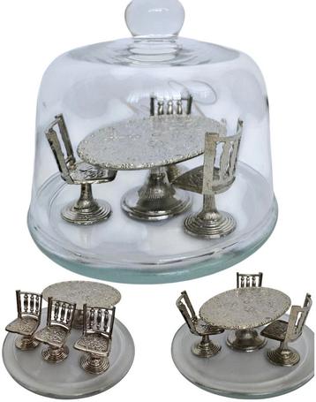 Antiek poppenhuis eethoek set ovaal
: 10,5 br x 4,5 hoog cm
 beschikbaar voor biedingen