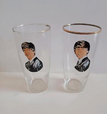 2 Vintage Beatles Glazen 1964 - Paul & George beschikbaar voor biedingen
