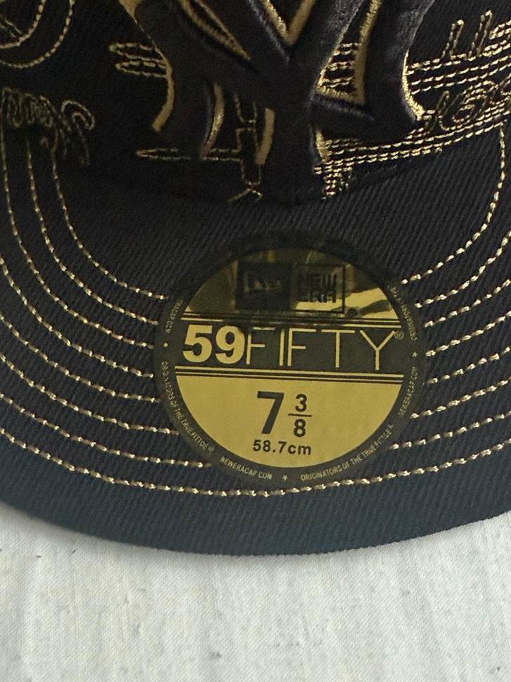 BLACK FRIDAY KORTING 40%!!!Uniek design Niet in NL te koop!, Kleding | Heren, Hoeden en Petten, Nieuw, Ophalen