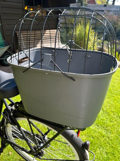Trixie fietsmand bagagedrager met draagkoepel voor honden, Fietsen en Brommers, Fietsaccessoires | Fietsmanden, Zo goed als nieuw