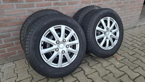 Banden Qashqai Vivaro Primastar Juke Duster Captur 215/65/16, Auto-onderdelen, Banden en Velgen, Banden en Velgen, Winterbanden