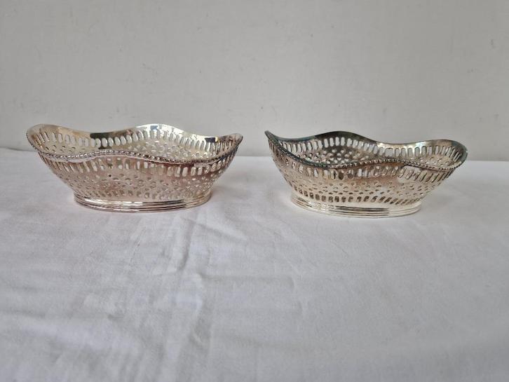 twee verzilverde schaaltjes. Zeist Schoonhoven 90, Huis en Inrichting, Keuken | Servies, Zo goed als nieuw, Schaal of Schalen