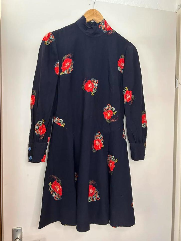Vintage dames jurkje maat 38, Kleding | Dames, Jurken, Gedragen, Maat 38/40 (M), Blauw, Boven de knie, Ophalen of Verzenden