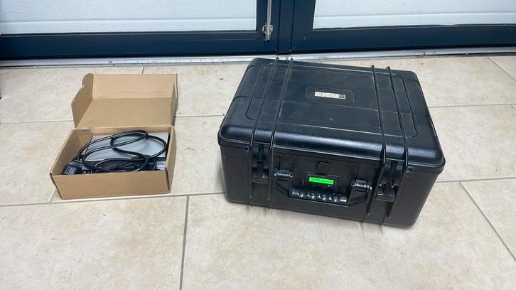 Evion 110Ah LiFePO4 Accu met Oplader, Watersport en Boten, Hengelsport | Karpervissen, Zo goed als nieuw, Overige typen, Ophalen of Verzenden