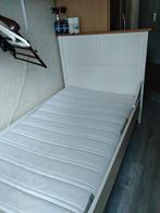 1 persoonsbed met matras en hoeslaken, Huis en Inrichting, Slaapkamer | Bedden, Ophalen, Gebruikt, 90 cm, Eenpersoons