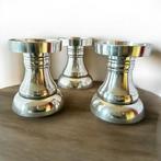 3 zilverkleurige metalen kandelaars., Gebruikt, Overige kleuren, Ophalen of Verzenden, Metaal