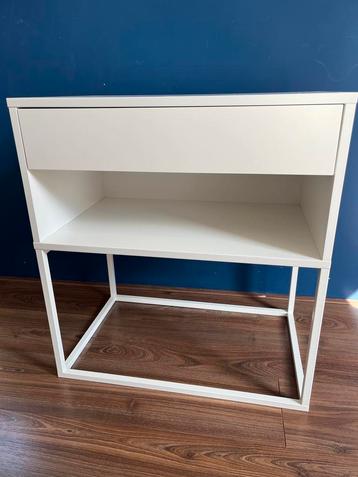 Nachtkastje Vikhammer Ikea wit 60x39 cm beschikbaar voor biedingen