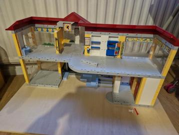 Playmobil school beschikbaar voor biedingen