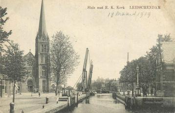 (701-259-029) Leidschendam Sluis met RK Kerk beschikbaar voor biedingen