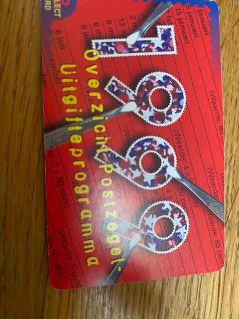 mapje uitgave ptt met overzicht jaaruitgifte 1999 + zegel 25, Postzegels en Munten, Postzegels | Nederland, Ophalen of Verzenden