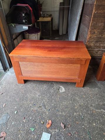 Eikenhouten TV Meubel / Audiomeubel beschikbaar voor biedingen