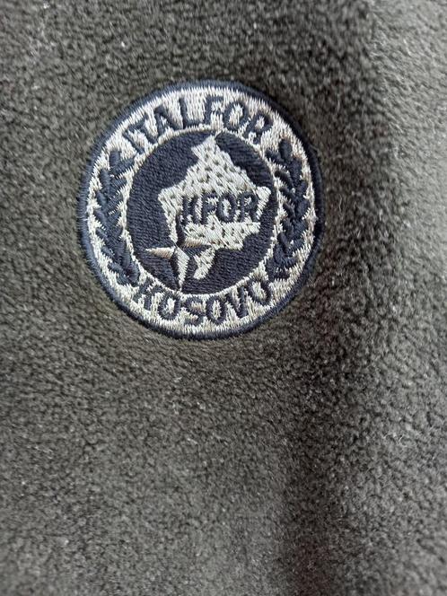 KFOR Kosovo - Fleece ITALFOR, Verzamelen, Militaria | Algemeen, Landmacht, Kleding of Schoenen, Overige gebieden, Ophalen