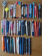 partijtje met 54 verschillende balpennen en vulpennen, Verzamelen, Pennenverzamelingen, Overige merken, Gebruikt, Balpen, Ophalen of Verzenden