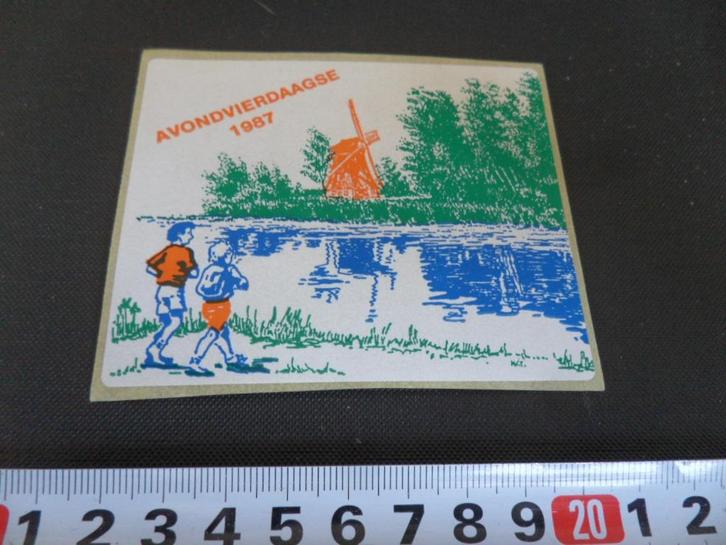 sticker Avondvierdaagse 1987  wandelen ven molen *, Verzamelen, Stickers, Zo goed als nieuw, Bedrijf of Vereniging, Ophalen