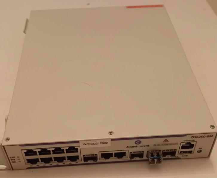 Alcatel-Lucent OmniSwitch 6250-8M netwerkswitch., Computers en Software, Netwerk switches, Zo goed als nieuw, Ophalen of Verzenden
