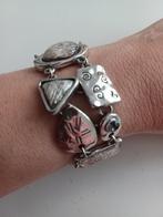 Zilverkleurige (metalen?) armband. Nieuwe elastiek nodig!, Ophalen of Verzenden, Gebruikt, Zilver, Elastiek