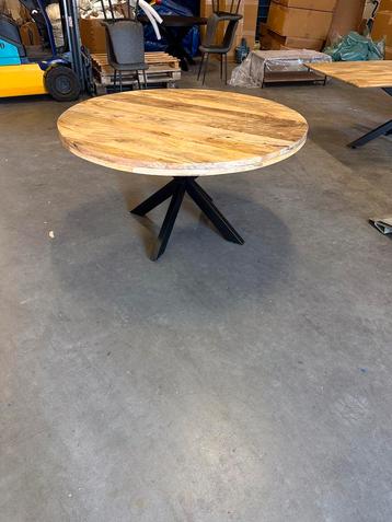 Nieuwe mango eettafel 140 cm doorsnee  beschikbaar voor biedingen
