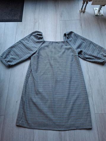 HALLBURGER  EXCLUSIEVE JURK..IN NIEUWSTAAT. beschikbaar voor biedingen