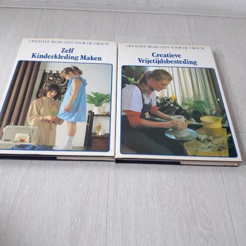 Vintage boek: Creatieve vrijetijdsbesteding - Lekturama, Boeken, Hobby en Vrije tijd, Gelezen, Overige onderwerpen, Ophalen of Verzenden