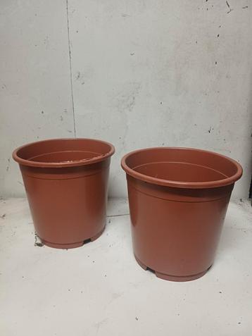 Kweekpotten 24 cm beschikbaar voor biedingen