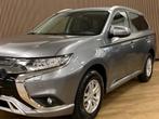 Mitsubishi Outlander 2.4 PHEV Pure|Camera|Carplay|, Auto's, Automaat, 135 pk, Leder en Stof, Bedrijf