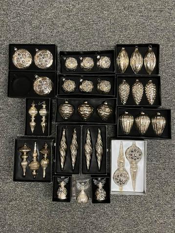 Gebroken zilverkleurige kerstballen/pegels (klassiek) beschikbaar voor biedingen