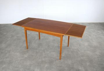 vintage eettafel | tafel | verlengbaar | jaren 60 | Zweeds beschikbaar voor biedingen