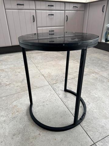 Bijzettafel / salontafel zwart staal met marmer blad beschikbaar voor biedingen