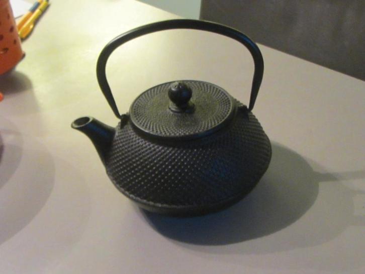 Bredemeijer gietijzeren theepot nieuw met gratis theelicht, Huis en Inrichting, Keuken | Servies, Nieuw, Overige typen, Overige stijlen