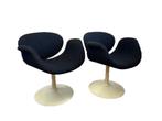 2x Artifort Little Tulip Chair door Pierre Paulin, Gebruikt, Metaal, Ophalen