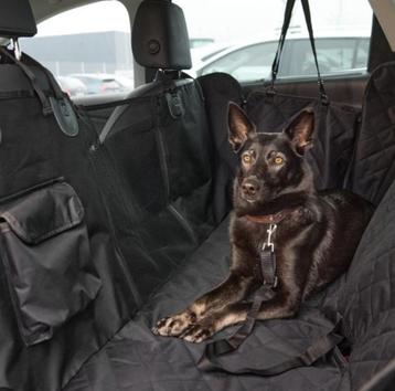 Hoes achterbank voor vervoer hond beschikbaar voor biedingen