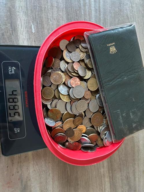 Bijna 5 kilo wereldmunten incl map, Postzegels en Munten, Munten en Bankbiljetten | Verzamelingen, Munten, Nederland en Buitenland
