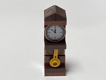  Lego nieuwe roodachtig bruine klok beschikbaar voor biedingen