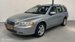 Volvo V70 2.5T AWD Edition AUTOMAAT / SCHUIFDAK / LEER, Automaat, Parkeersensor, 2521 cc, Vierwielaandrijving