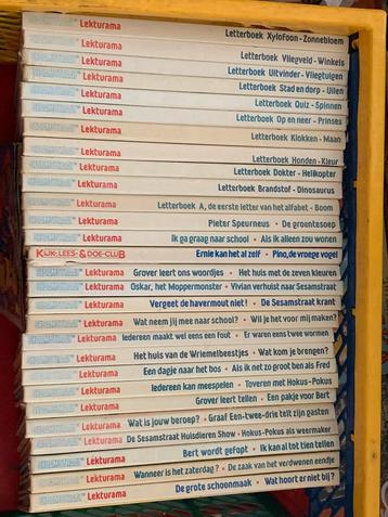 28 boekjes van Sesamstraat. 