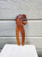 Houten notenkraker mooi bewerkt., Ophalen of Verzenden, Gebruikt