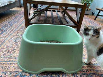 PeeWee kattenbak, groen rood beschikbaar voor biedingen