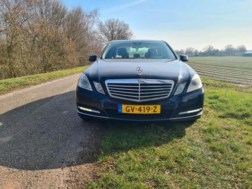 Mercedes E-Klasse E 250 CDI Sedan AUT 2010 Blauw, Auto's, Mercedes-Benz, Particulier, E-Klasse, Diesel, Euro 5, C, Sedan, Automaat