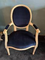barokke stoel met blauw fluweel in nette staat, Huis en Inrichting, Stoelen, Blauw, Gebruikt, Barok, Hout