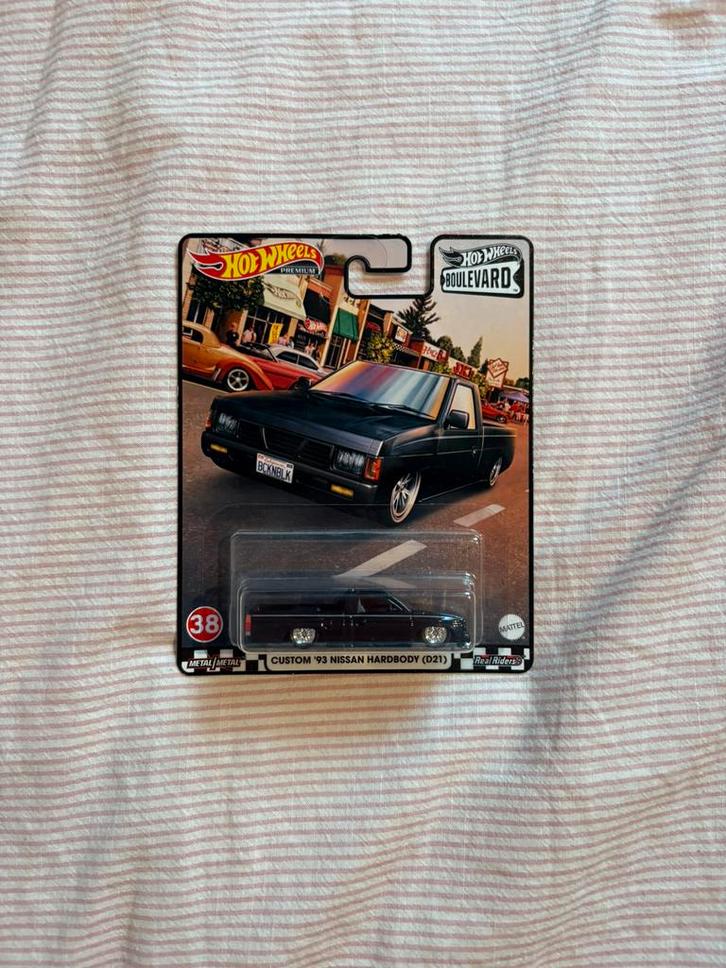 Hot Wheels Half Set Boulevard, Hobby en Vrije tijd, Modelauto's | Overige schalen, Nieuw, Auto, Ophalen of Verzenden